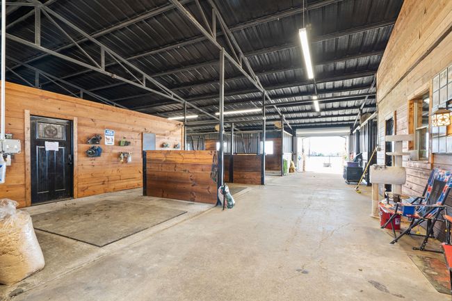 4574 Masch Branch Rd, Home with 3 bedrooms, 3 bathrooms and null parking in Krum TX | Image 33