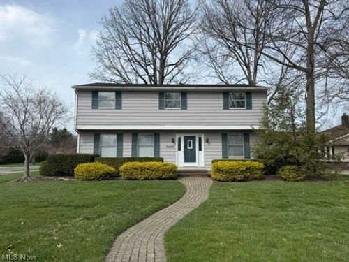 26958 Hyannisport Dr, North Olmsted, OH, 44070-2660 | Card Image