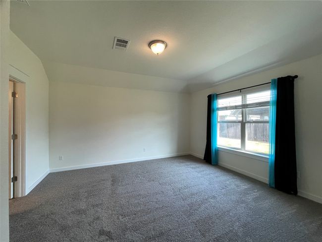 11920 Emerald Springs Ln, House other with 3 bedrooms, 2 bathrooms and 2 parking in Manor TX | Image 7
