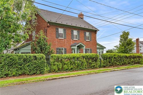 1204 W Market St, BETHLEHEM, PA, 18018-4911 | Card Image