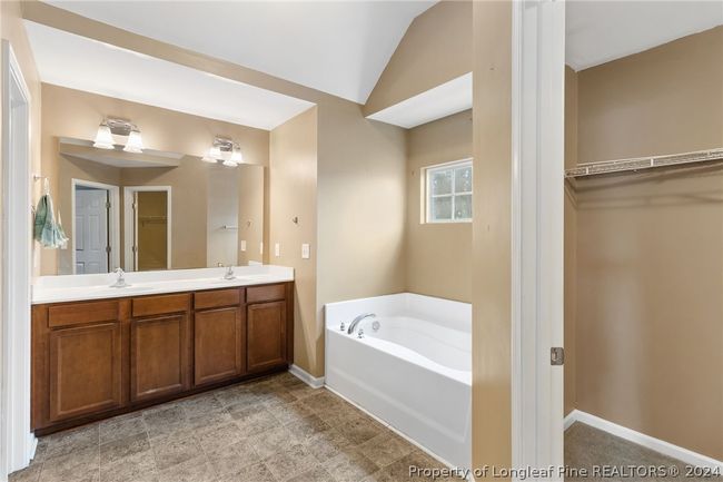 Master Bath | Image 26