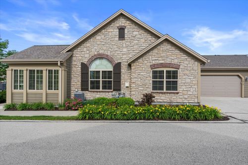 1013 Ann Marie Way, Oconomowoc, WI, 53066-2916 | Card Image