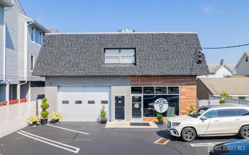 201-107 Stuyvesant Ave, Lyndhurst, NJ, 07071-1426 | Card Image