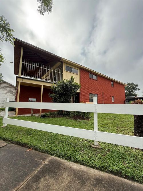 c-7126 Vandeman St, Houston, TX, 77087-1768 | Card Image