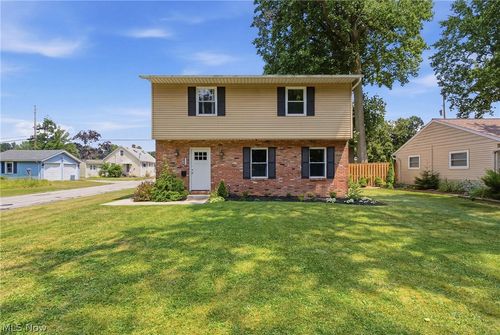 6187 Magnolia Dr, Mentor, OH, 44060-3158 | Card Image