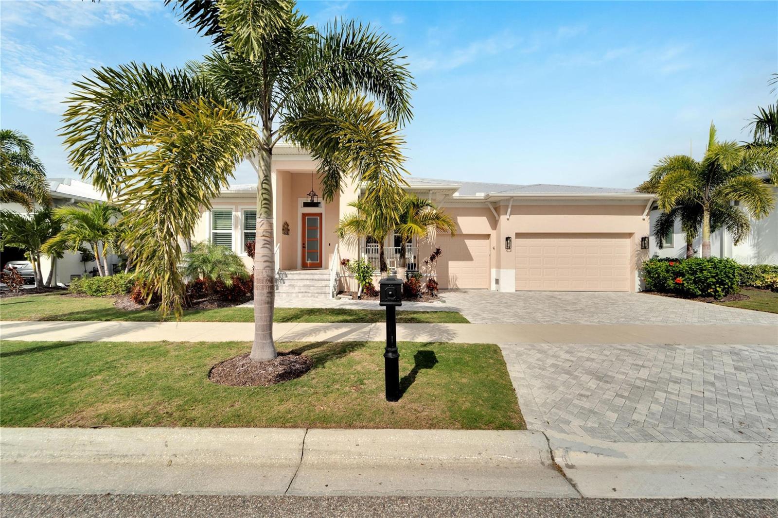 Pinckney Dr, Apollo Beach, FL 33572