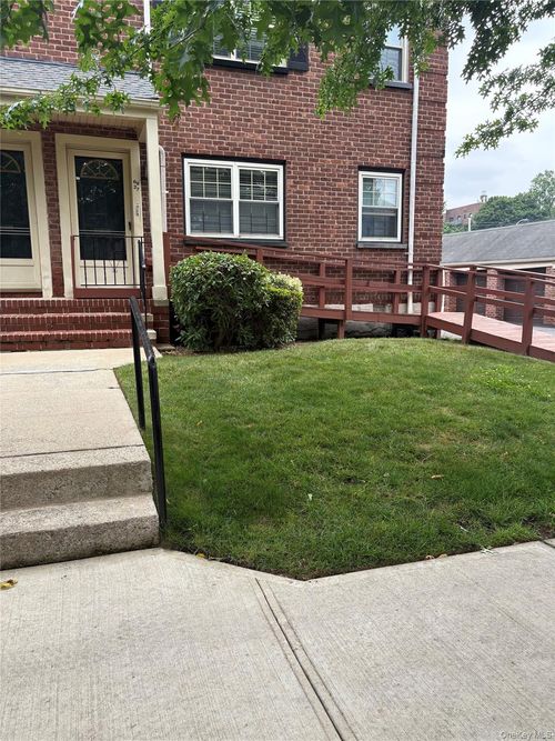 69-27 215th St, Oakland Gardens, NY, 11364-2527 | Card Image