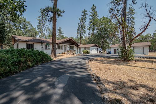 3388 Mcmartin Rd, Central Point, OR, 97502-9318 | Card Image