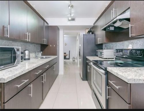 705-4200 Hillcrest Dr, Hollywood, FL, 33021-7948 | Card Image