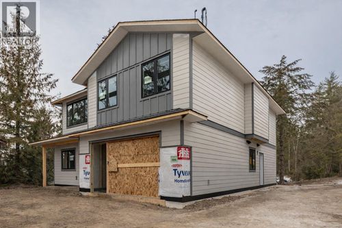 166 2nd Avenue, Grindrod, BC, V1E3J4 | Card Image