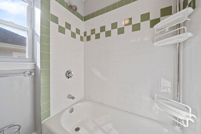 40 S Crescent Circuit, House other with 3 bedrooms, 2 bathrooms and 2 parking in Boston MA | Image 21