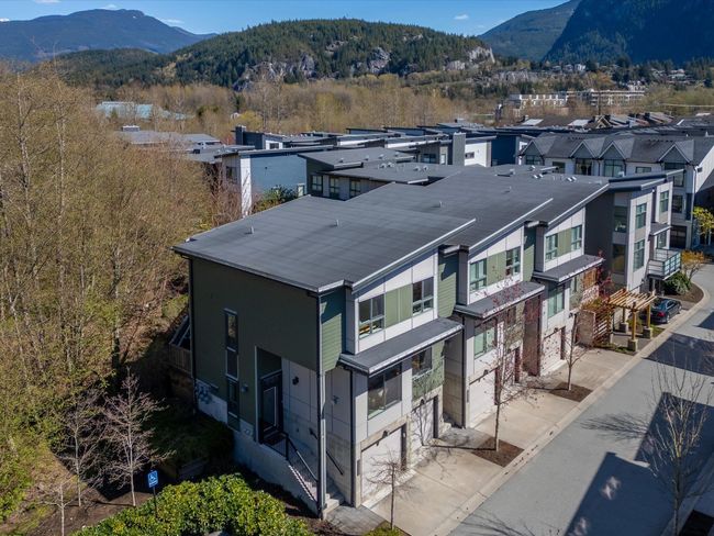 1185 Natures Gate, Townhouse with 3 bedrooms, 2 bathrooms and 3 parking in Squamish BC | Image 22