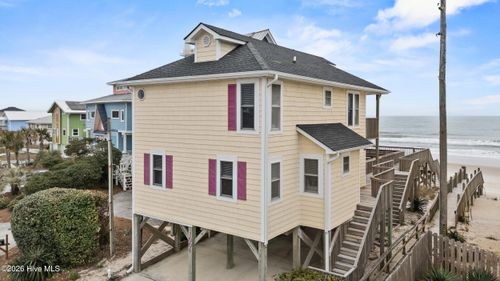 1004 N Shore Dr, Surf City, NC, 28445-6656 | Card Image