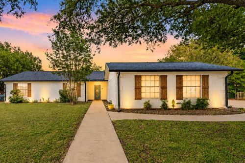 308 Texas Ave, Hewitt, TX, 76643-3109 | Card Image