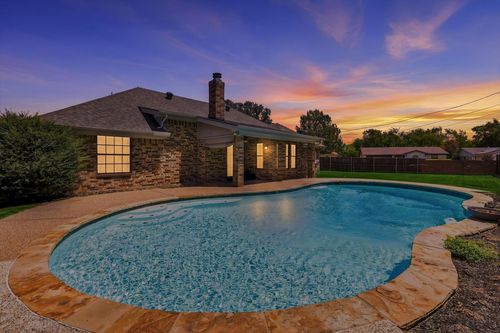 7320 Wesley Ct, North Richland Hills, TX, 76180-6106 | Card Image