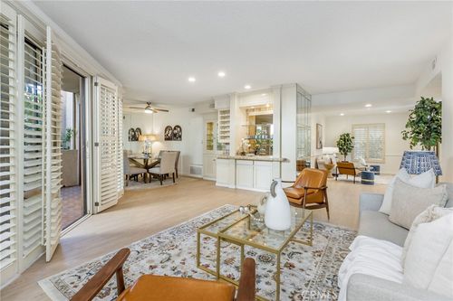 105-5216 Yarmouth Avenue, Encino, CA, 91316 | Card Image