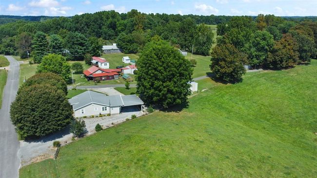 2108 Duncan Rd, Home with 3 bedrooms, 3 bathrooms and null parking in Fountain Run KY | Image 5