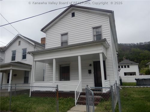 145 6th Ave, Montgomery, WV, 25136-2211 | Card Image