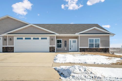 273 Meadow Brook Trl, Manchester, IA, 52057 | Card Image