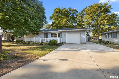 311 Stuber Ct, Tremont, IL, 61568-8412 | Card Image