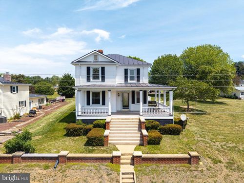 606 S 1st St, SHENANDOAH, VA, 22849-1704 | Card Image