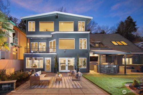 14014 Riviera Pl Ne, Seattle, WA, 98125-3814 | Card Image