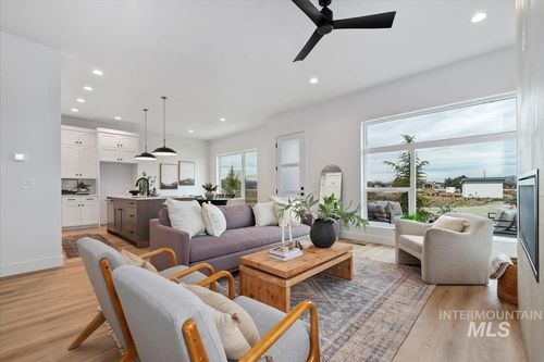 735 S Calhoun Ln, Star, ID, 83669-1165 | Card Image