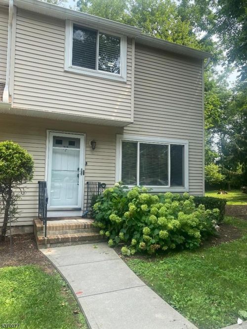 72 Woodland Dr, Roselle, NJ, 07203-2466 | Card Image