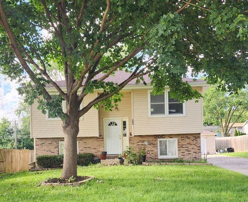 420 Robinhood Dr, Aurora, IL, 60505-9752 | Card Image