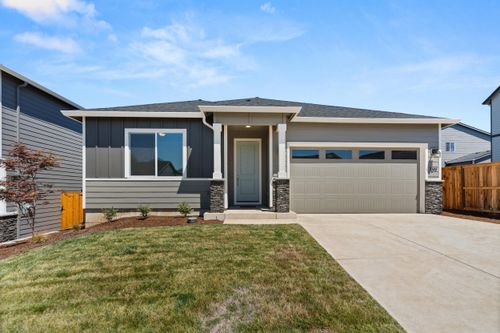 32-109 Valemont Dr, Eagle Point, OR, 97524 | Card Image