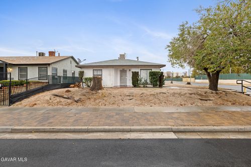 45104 Date Ave, Lancaster, CA, 93534-2406 | Card Image
