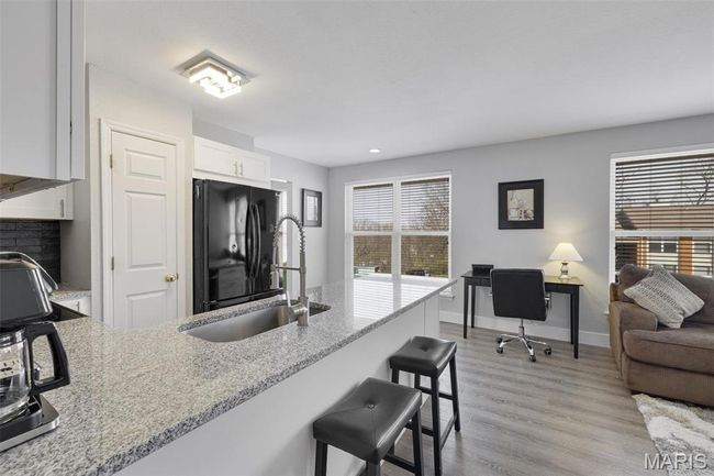 Eat-in Kitchen/Breakfast Bar/Desk | Image 24