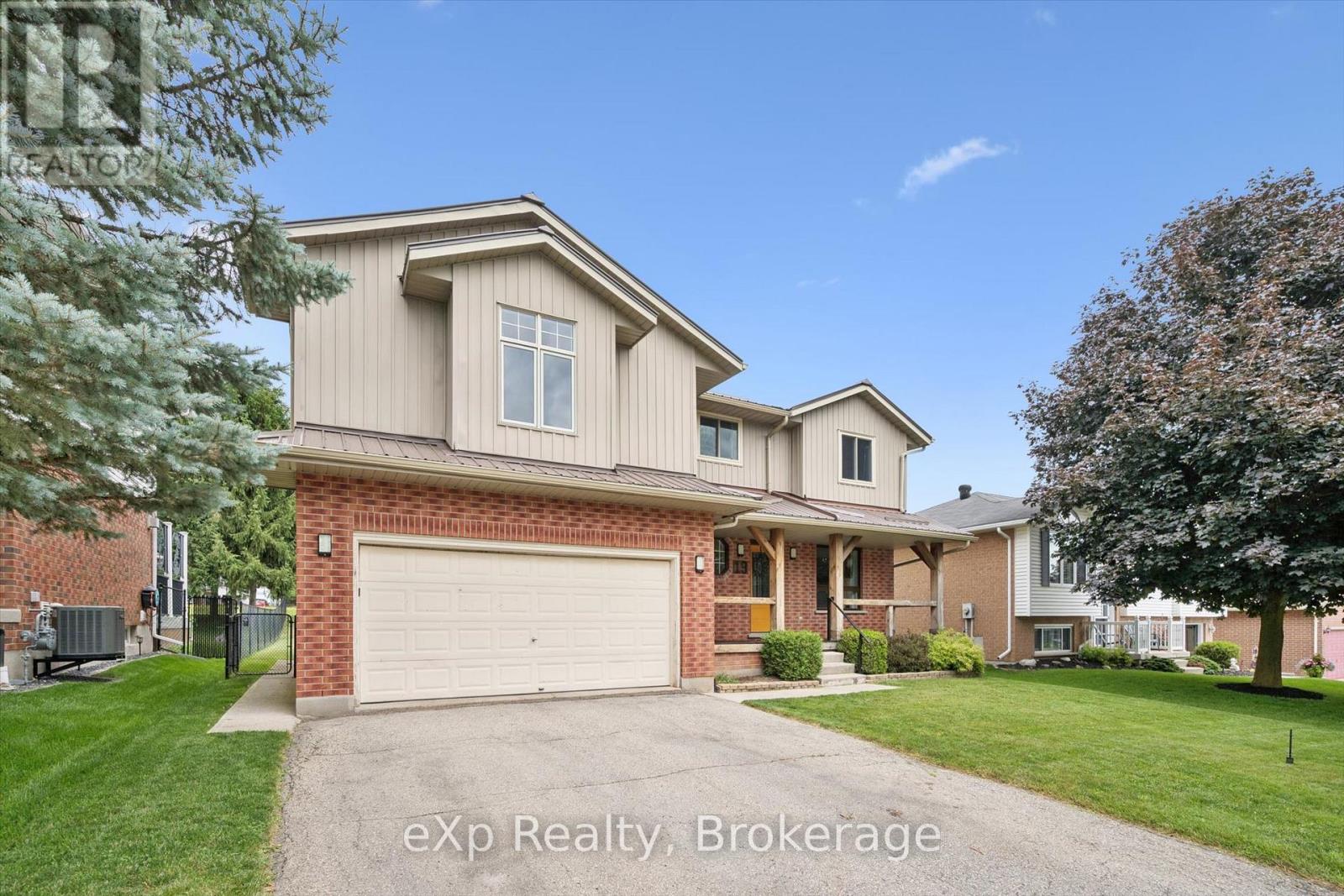 Residential in Centre Wellington (Elora/Salem) 4