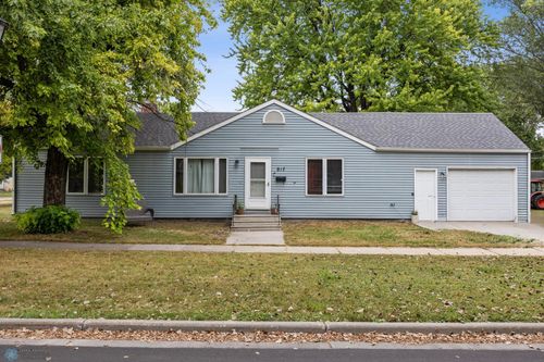 917 14th Ave N, Fargo, ND, 58102-2631 | Card Image