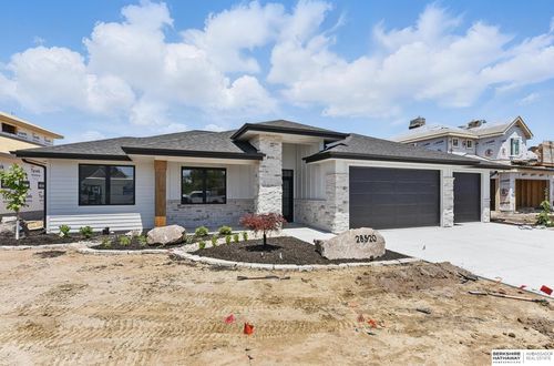 18304 Acorn Dr, Gretna, NE, 68028-7053 | Card Image