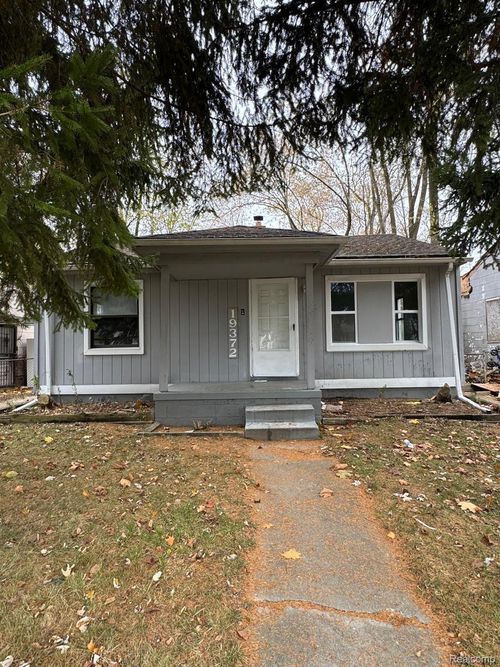 19372 Woodbine St, Detroit, MI, 48219-4675 | Card Image