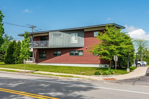 unit-1-677 Dennett St, Portsmouth, NH, 03801-2089 | Card Image