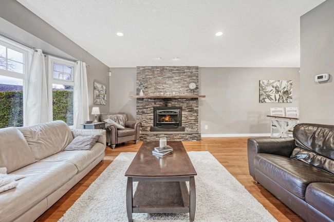 2488 Cameron Crescent, House other with 4 bedrooms, 3 bathrooms and 6 parking in Abbotsford BC | Image 3