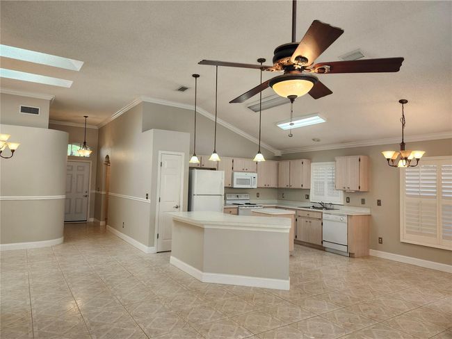 2303 Millcreek Court, House other with 3 bedrooms, 2 bathrooms and null parking in Valrico FL | Image 8