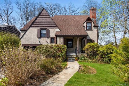 400 Warren Avenue, Mamaroneck, NY, 10543 | Card Image