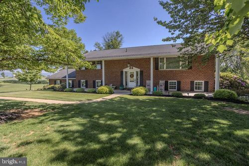 15 Smithdale Rd, Shippensburg, PA, 17257-9525 | Card Image