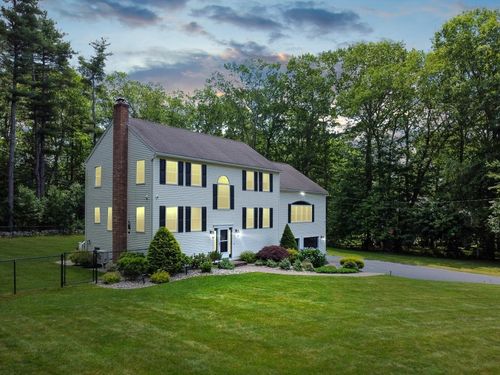 6 Fox Hollow Rd, Derry, NH, 03038-7035 | Card Image