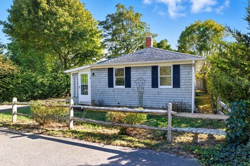 35 Pleasant View Ave, Falmouth, MA, 02540-3136 | Card Image