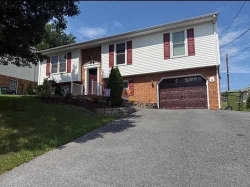 637 Catawba Dr, Salem, VA, 24153-5542 | Card Image