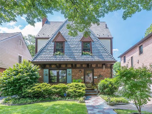 3324 214th Street, New York, NY, 11361 | Card Image