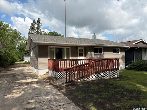 539 3rd St Ne, Ituna, SK, S0A1N0 | Card Image