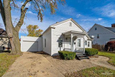 1821 7th Street, House other with 2 bedrooms, 1 bathrooms and 1 parking in Peru IL | Image 2