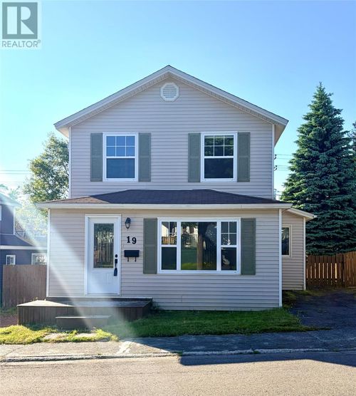 19 Monchy Rd, House with 3 bedrooms, 2 bathrooms and null parking in Grand Falls Windsor NL | Card Image
