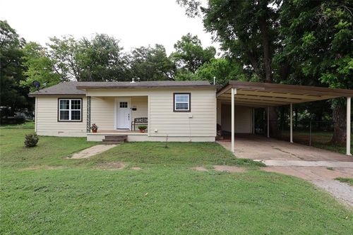 303 E Garvin Ave, Pauls Valley, OK, 73075-4224 | Card Image