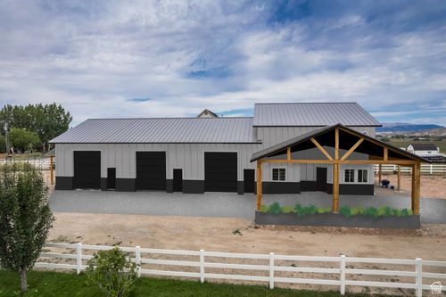 297 E 1500 N, Vernal, UT, 84078-4818 | Card Image